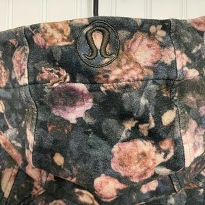 Size 6 lululemon scoops hoodie